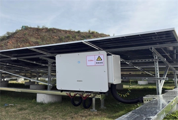 MATTRABUD ENERGY GROUP – Mikrosieć wyspiarska z mobilnymi kontenerami PV i jednofazowymi falownikami off-grid
